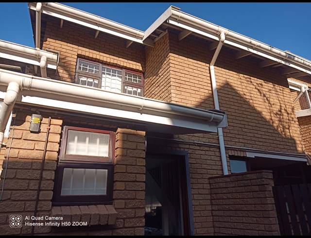 3 BEDROOM TOWNHOUSE FOR SALE IN MORNINGSIDE